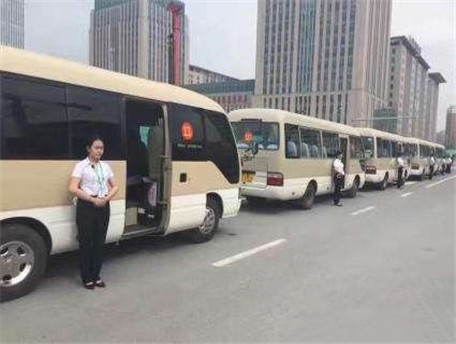 鄭州出租中巴車考斯特汽車是多少座的？http://www.sithome.net/